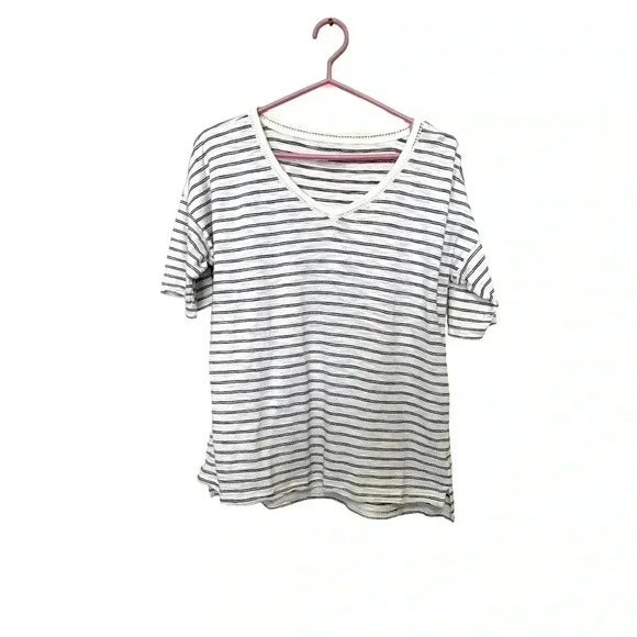 Talbots 50%  cotton/50% modal, lightweight hi-lo, white w black stripes T-shirt - Picture 1 of 6